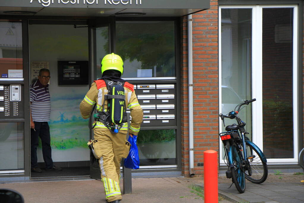 Stankoverlast in flatgebouw door gemorste benzine