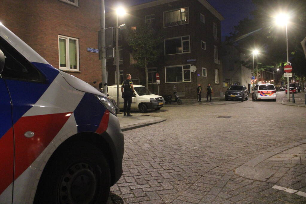 Politie omsingeld pand na melding schietpartij