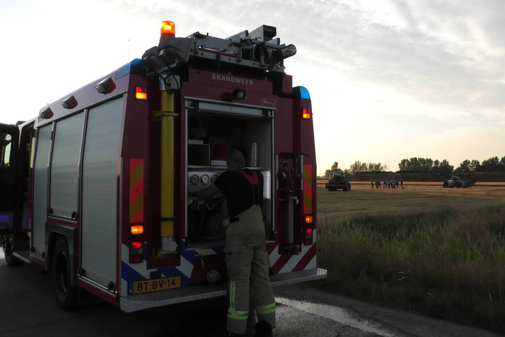 Brand op stoppelveld snel onder controle