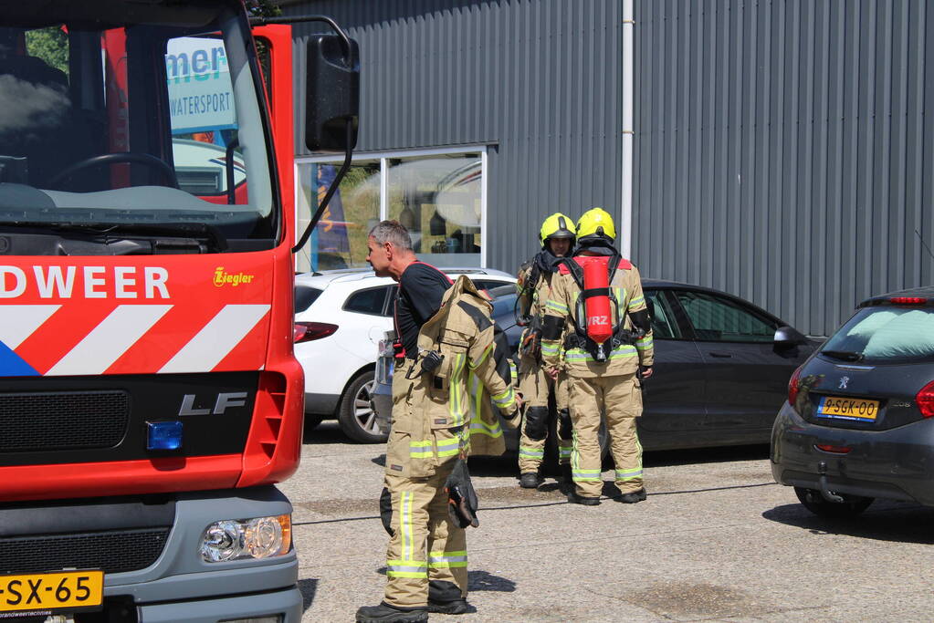 Kortsluiting zorgt voor brand in loods