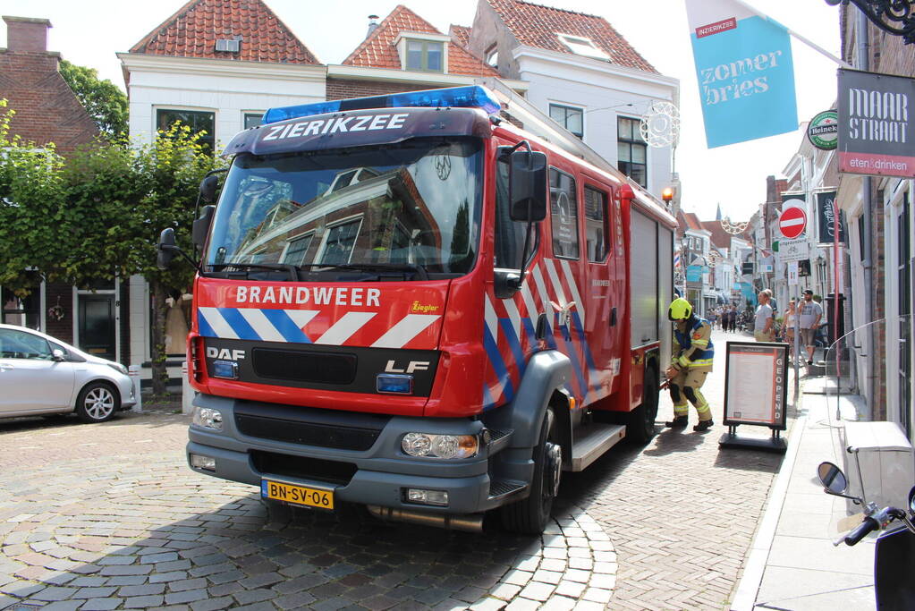 Eigenaar blust zelf brand in bestelbus