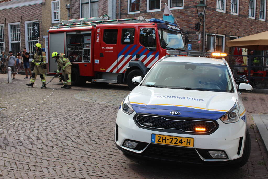 Eigenaar blust zelf brand in bestelbus