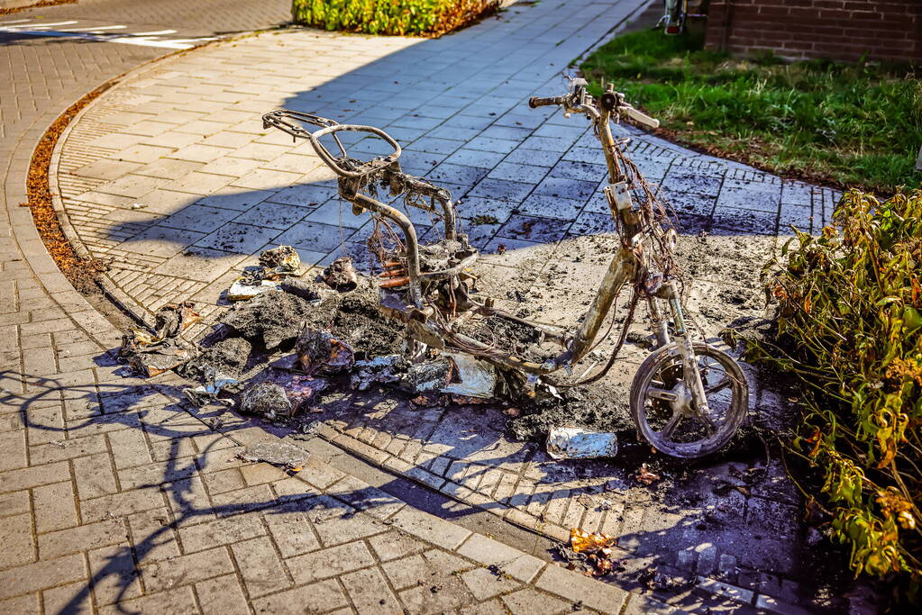 Scooter gaat in vlammen op