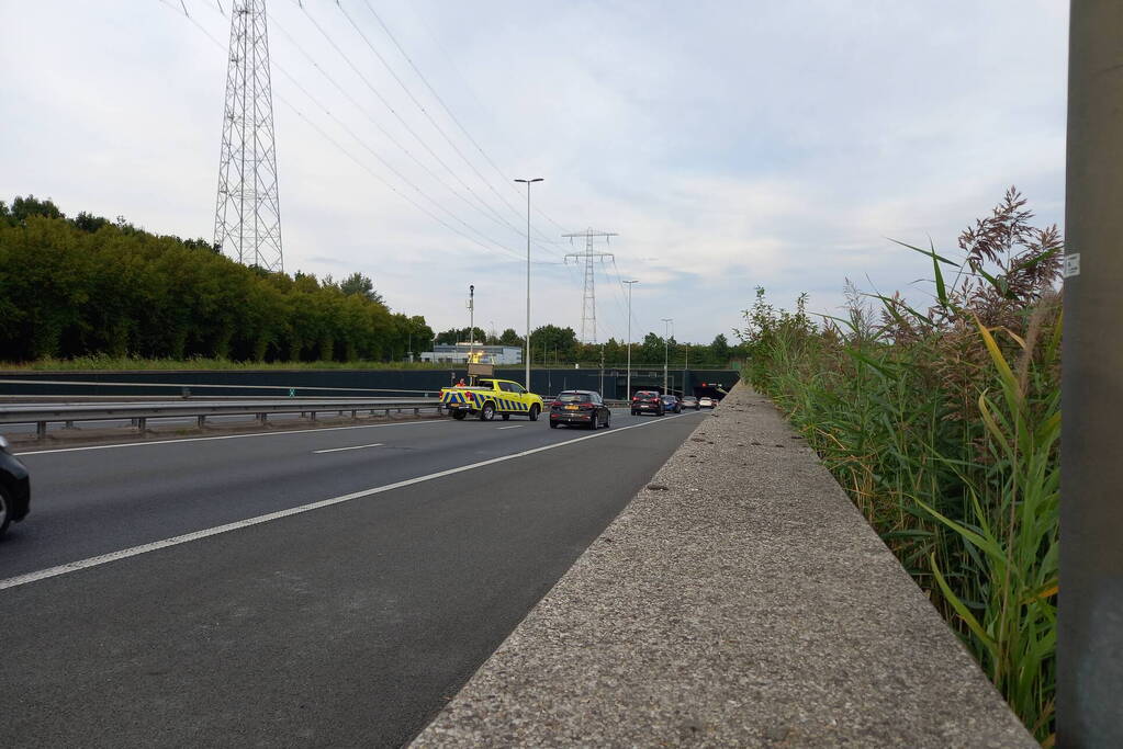 Vlaketunnel deels afgesloten door kettingbotsing