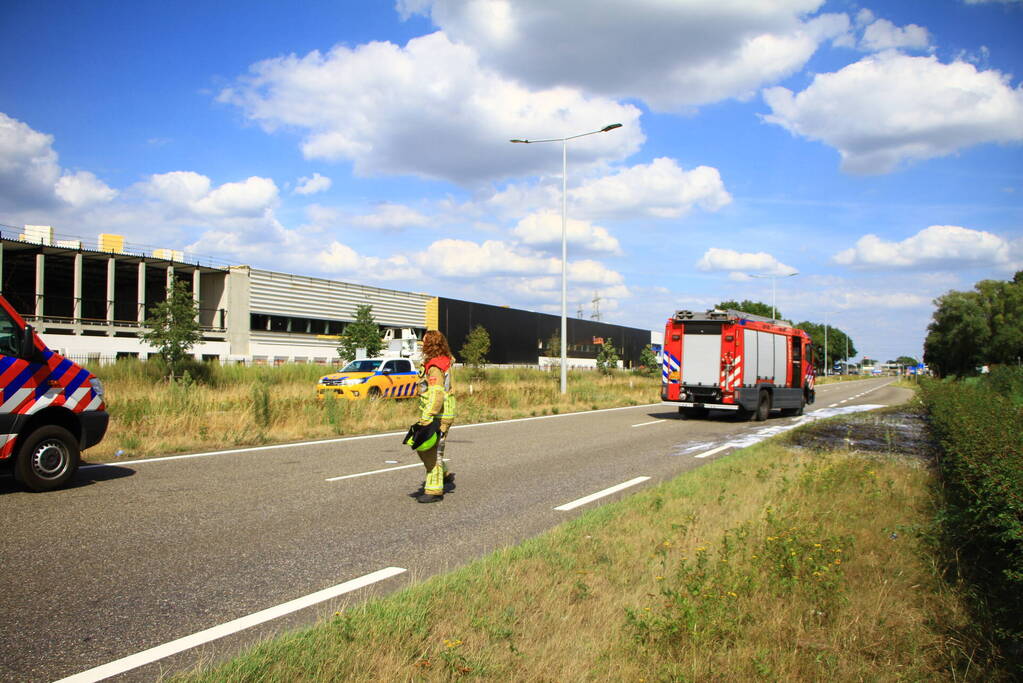 Flinke verkeershinder na bermbrand