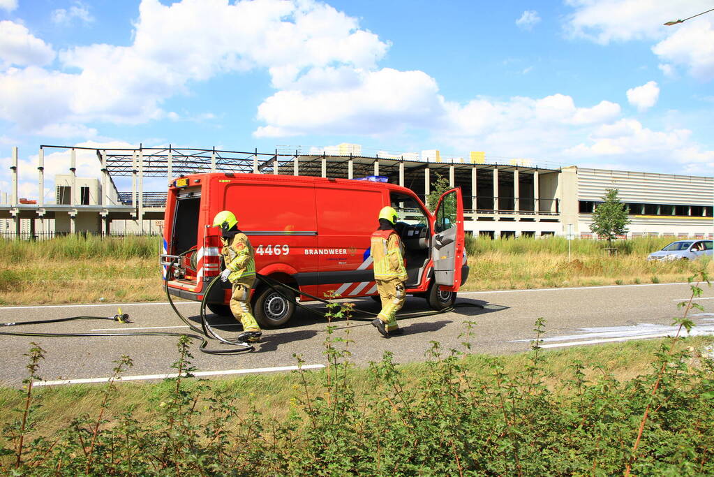 Flinke verkeershinder na bermbrand