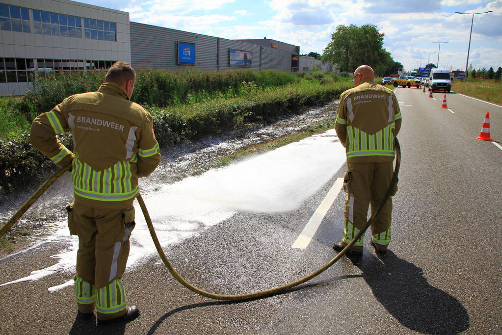 Flinke verkeershinder na bermbrand