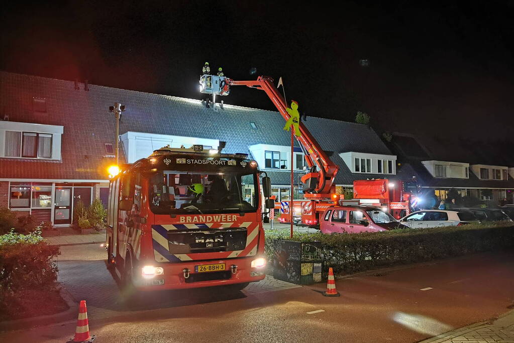 Brand in schoorsteen van woning