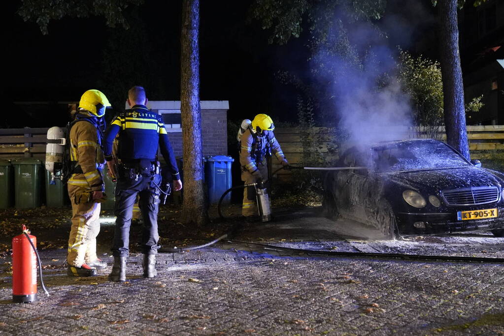 Auto volledig uitgebrand