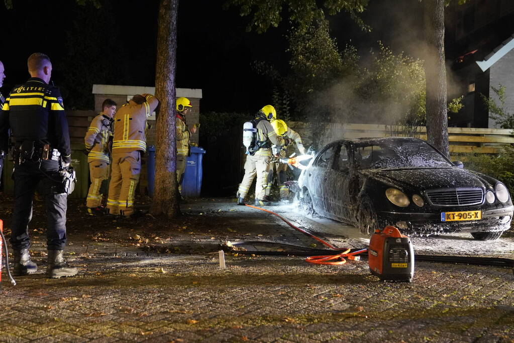 Auto volledig uitgebrand