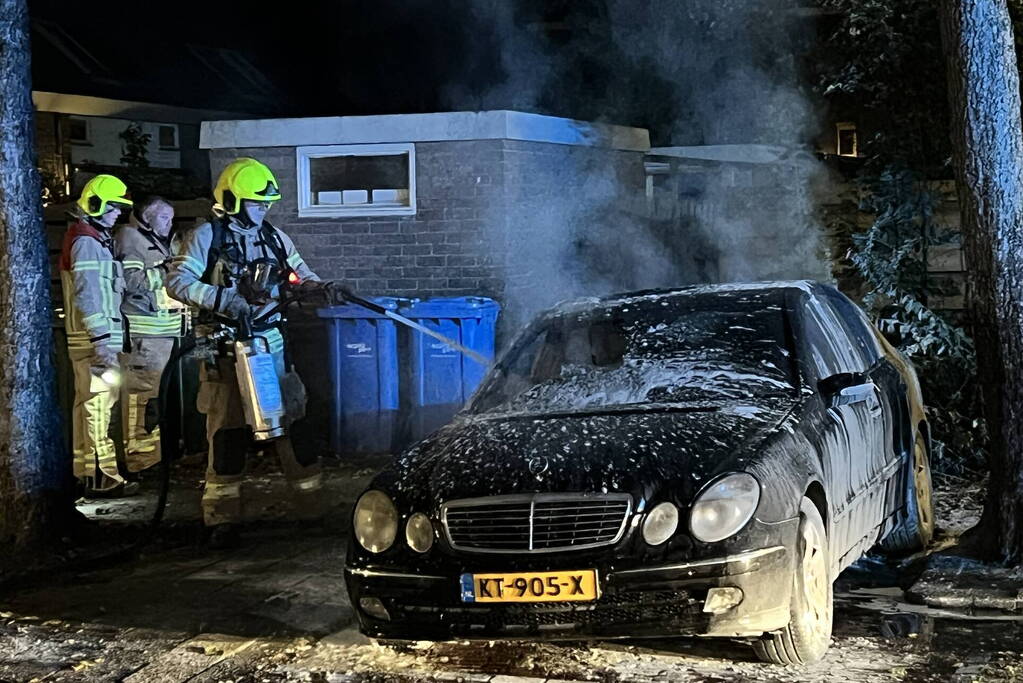 Auto volledig uitgebrand