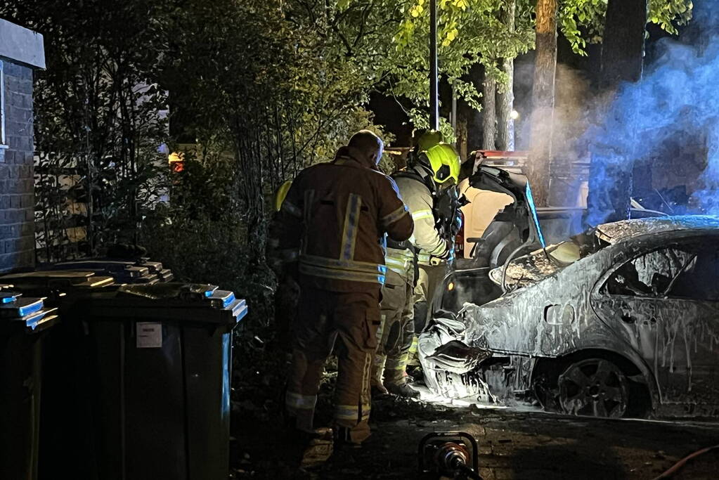 Auto volledig uitgebrand