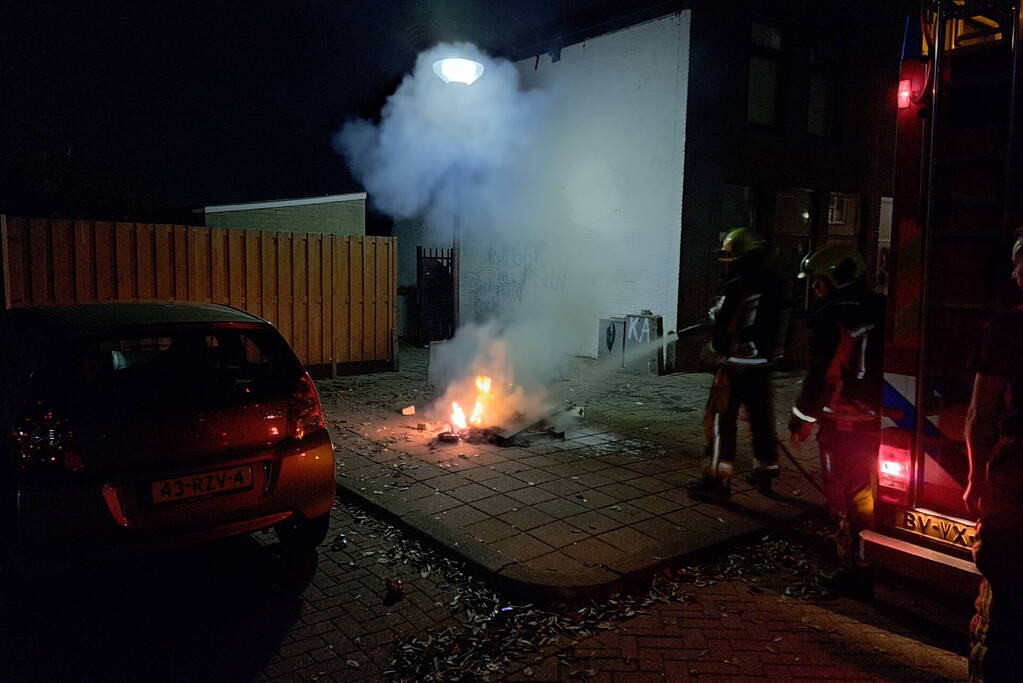 Afvalbrand snel onder controle