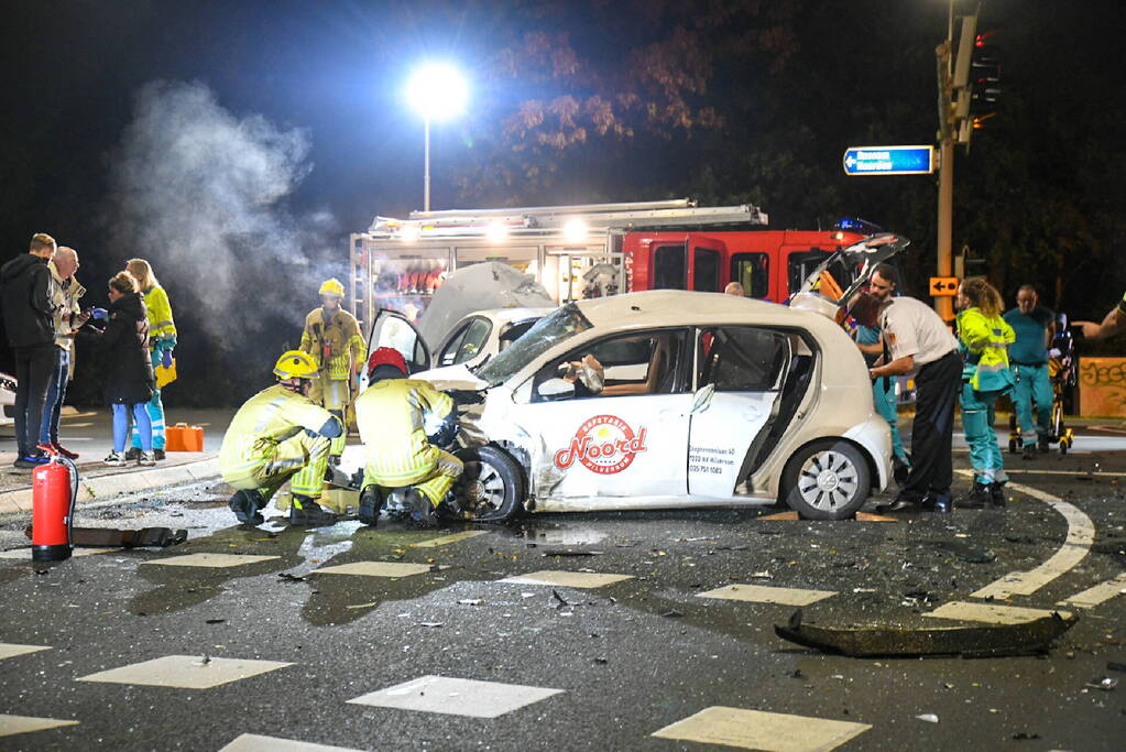 Botsing tussen twee personenauto's