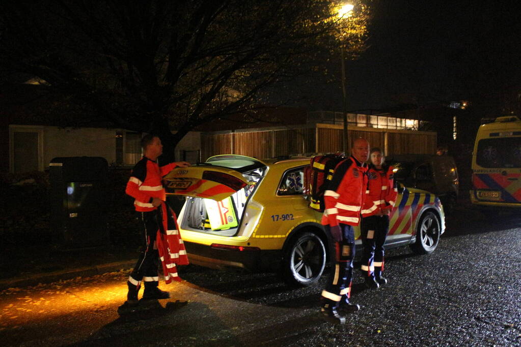 Traumateam assisteert bij incident in woning