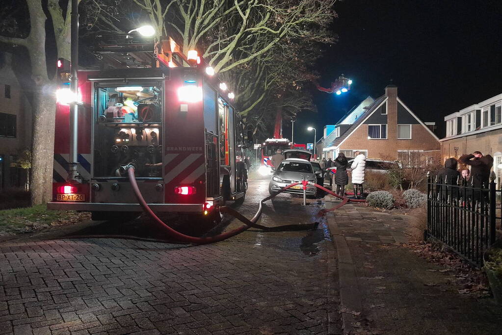 Brandweer ingezet bij dakbrand