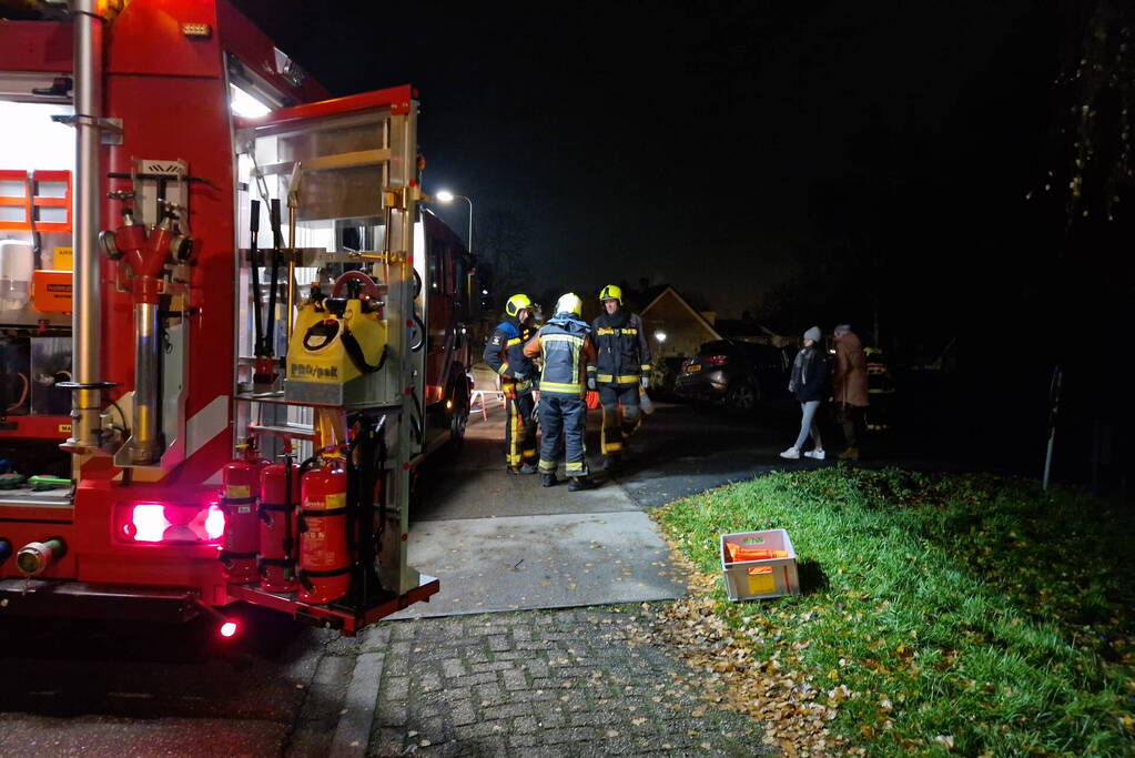 Auto dreigt van dijk te rijden