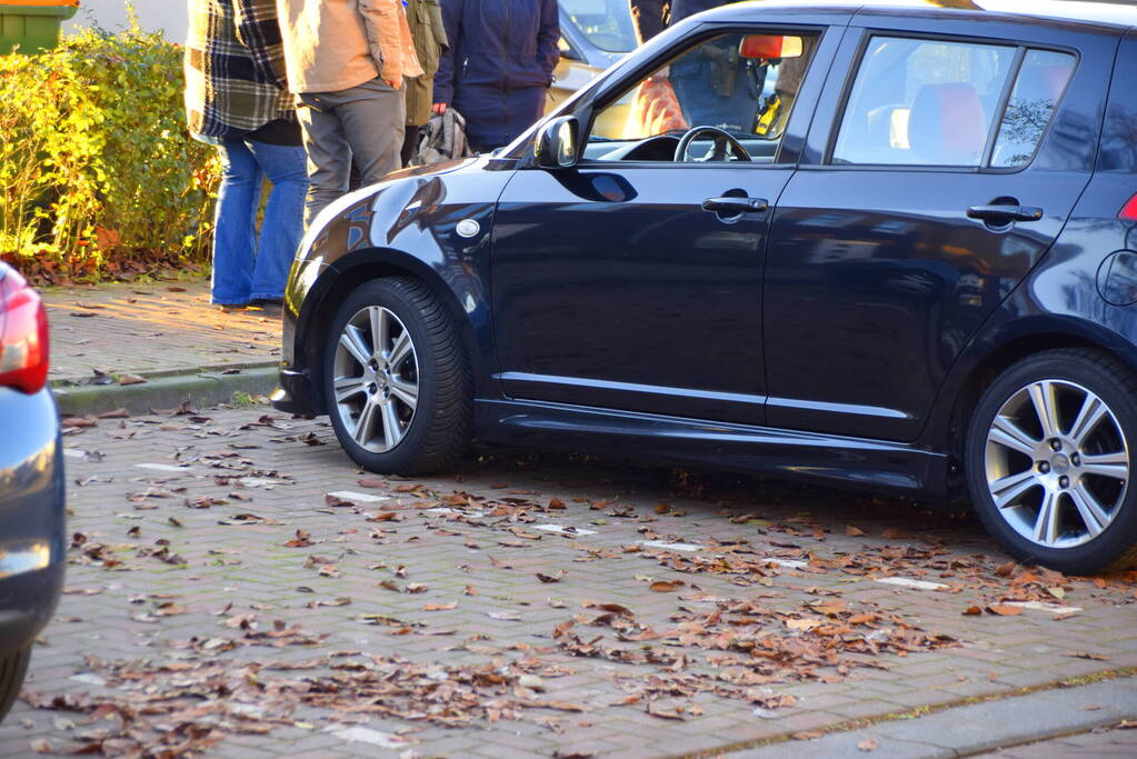 Fietser gewond na harde botsing tegen auto