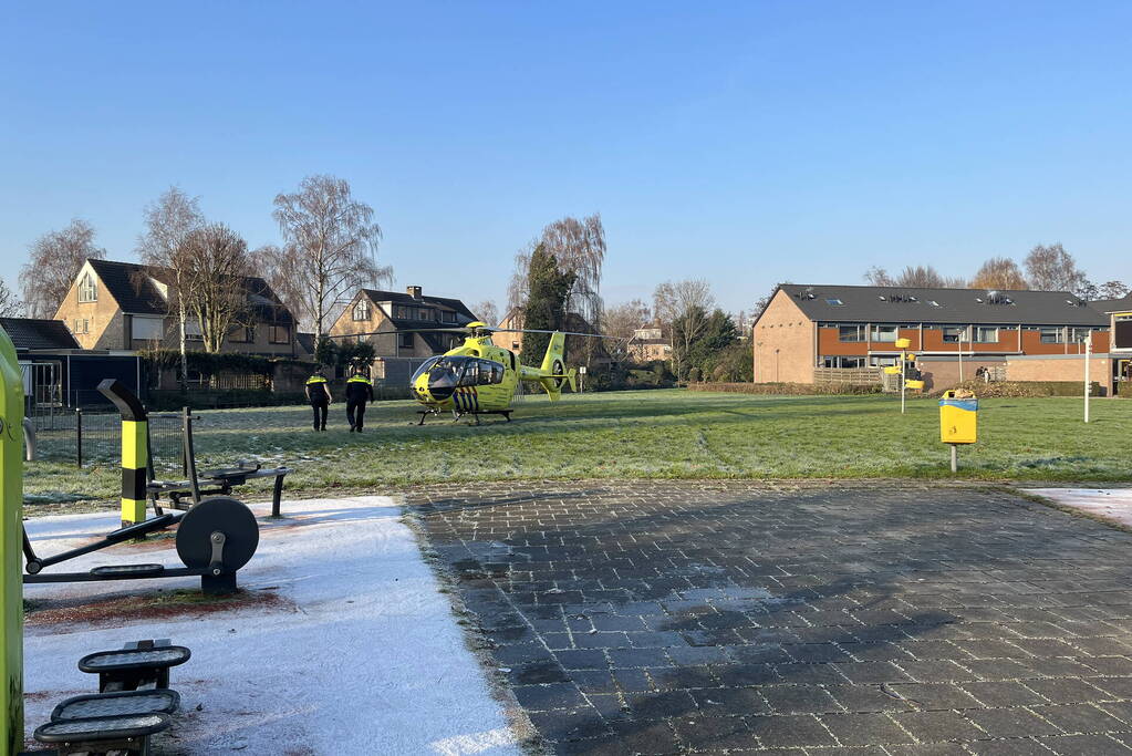 Traumahelikopter ingezet bij noodsituatie in woning