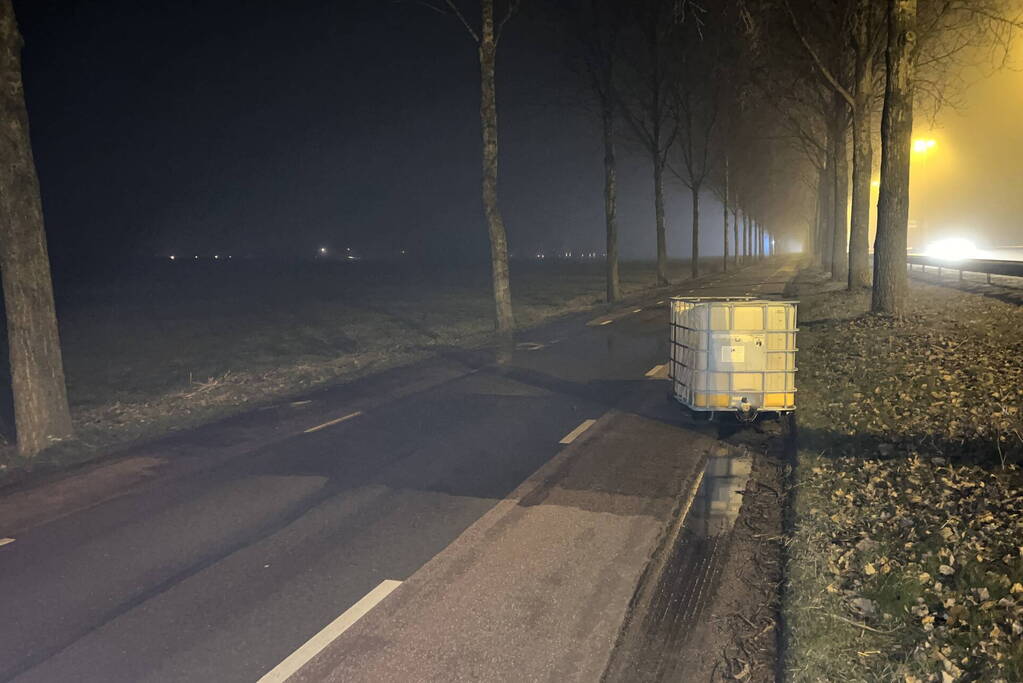 Twee lekkende IBC containers aangetroffen