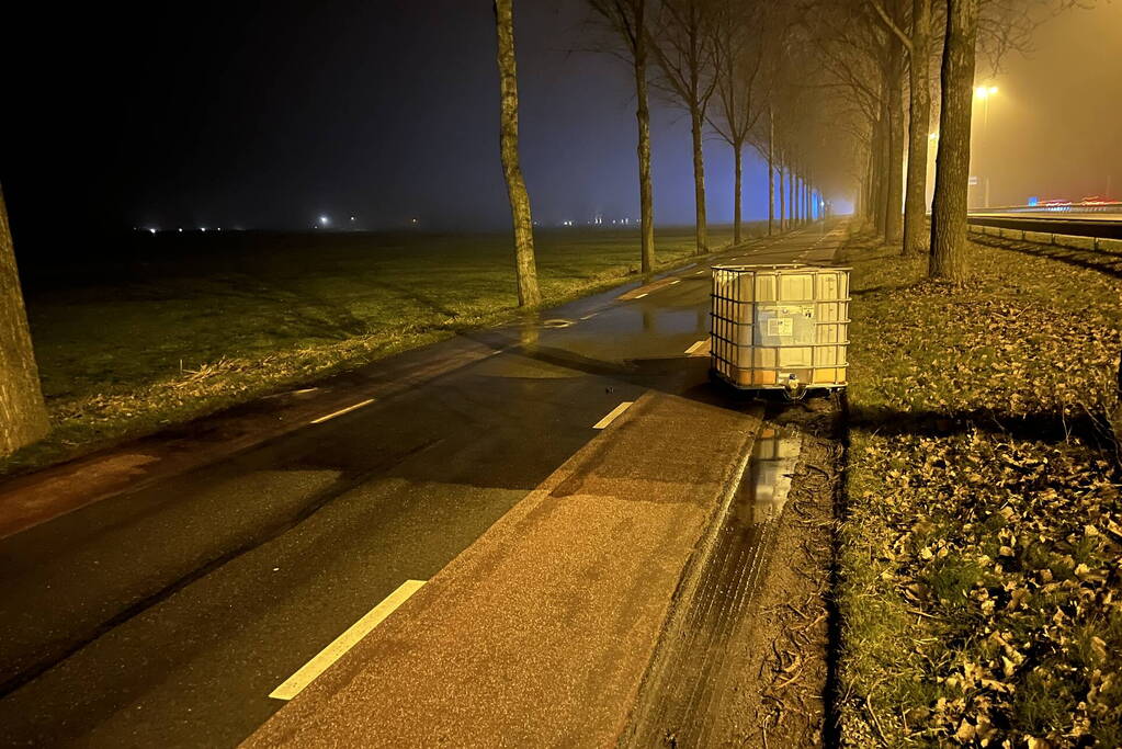 Twee lekkende IBC containers aangetroffen