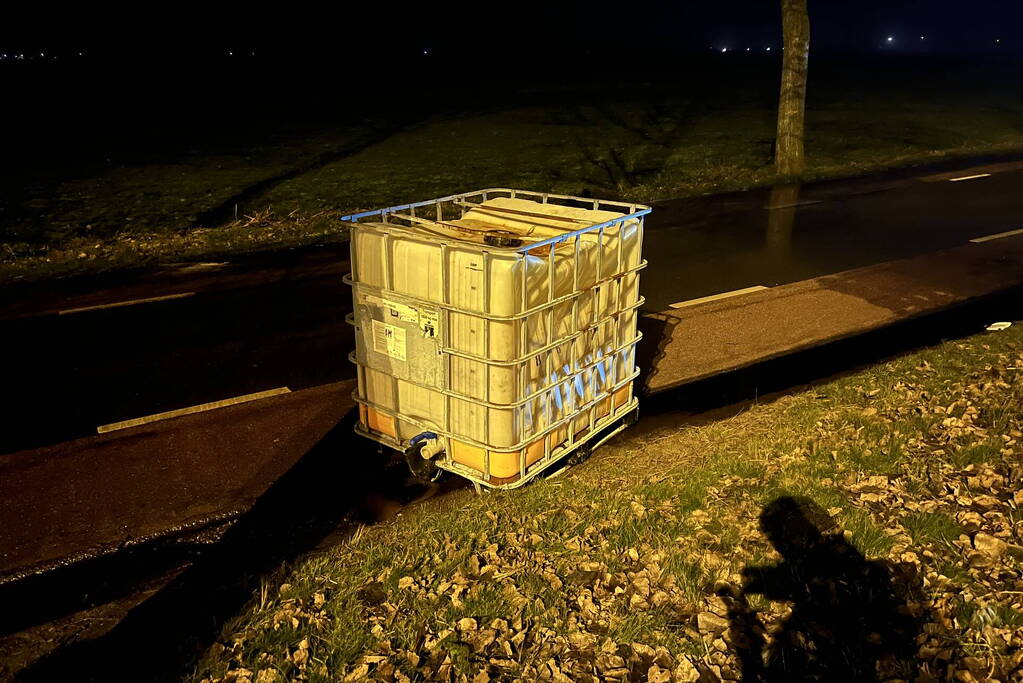 Twee lekkende IBC containers aangetroffen