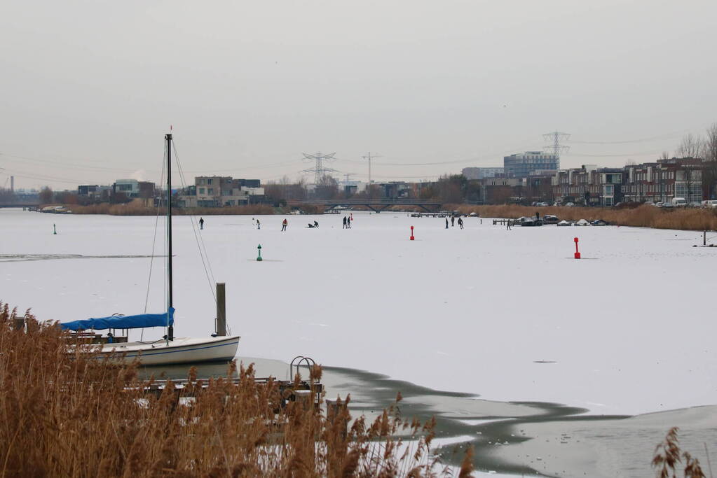 Schaatsliefhebbers pakken nog snel hun kans