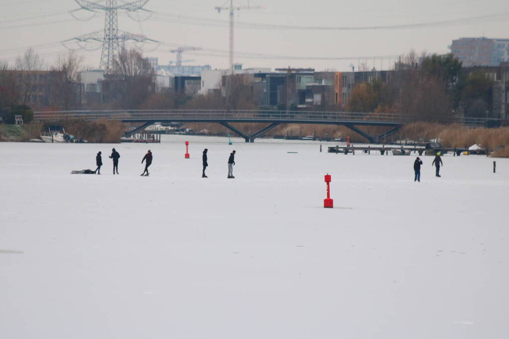 Schaatsliefhebbers pakken nog snel hun kans