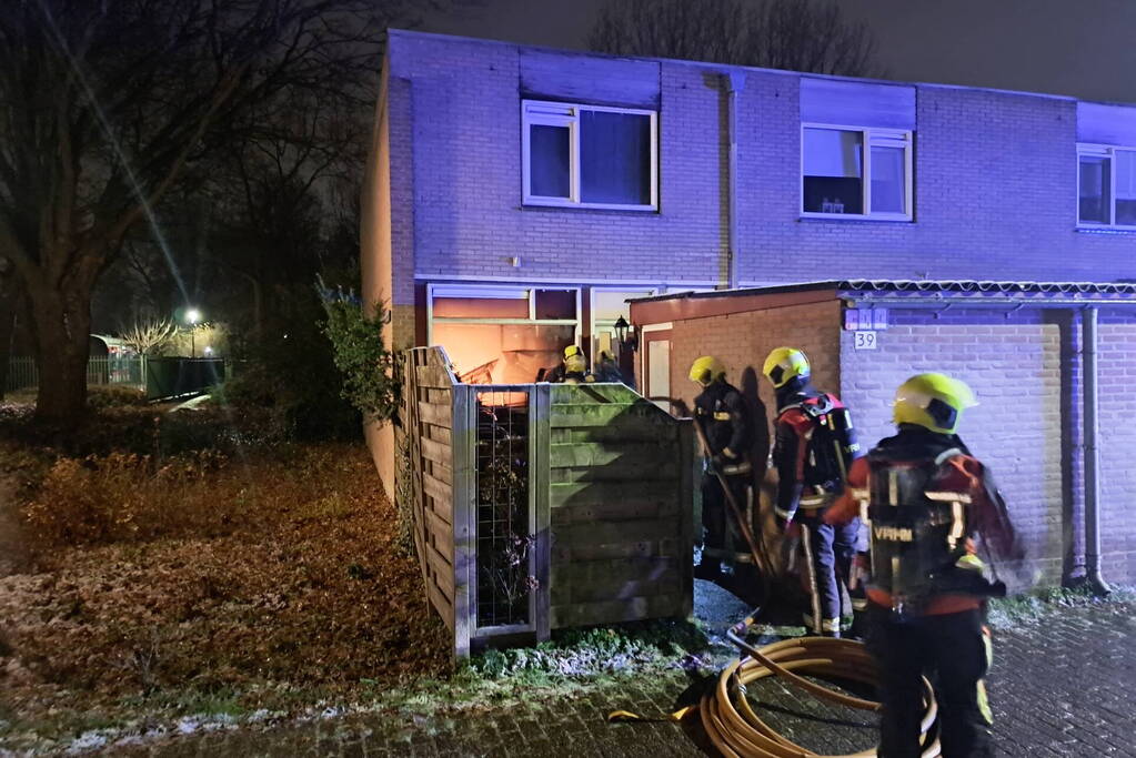 Felle brand in keuken van woning