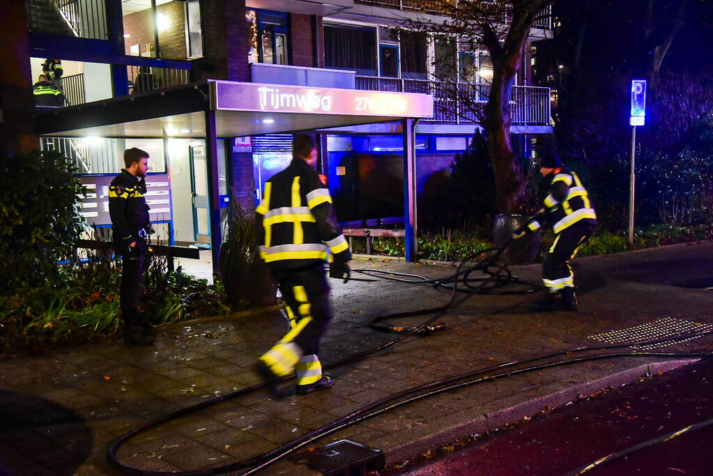 Vuurwerk veroorzaakt brand in hal