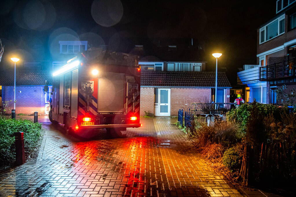 Buurman ontdekt brand in woning van buren