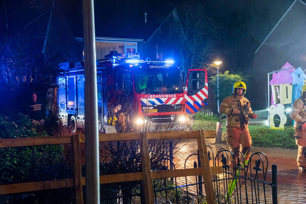 Buurman ontdekt brand in woning van buren