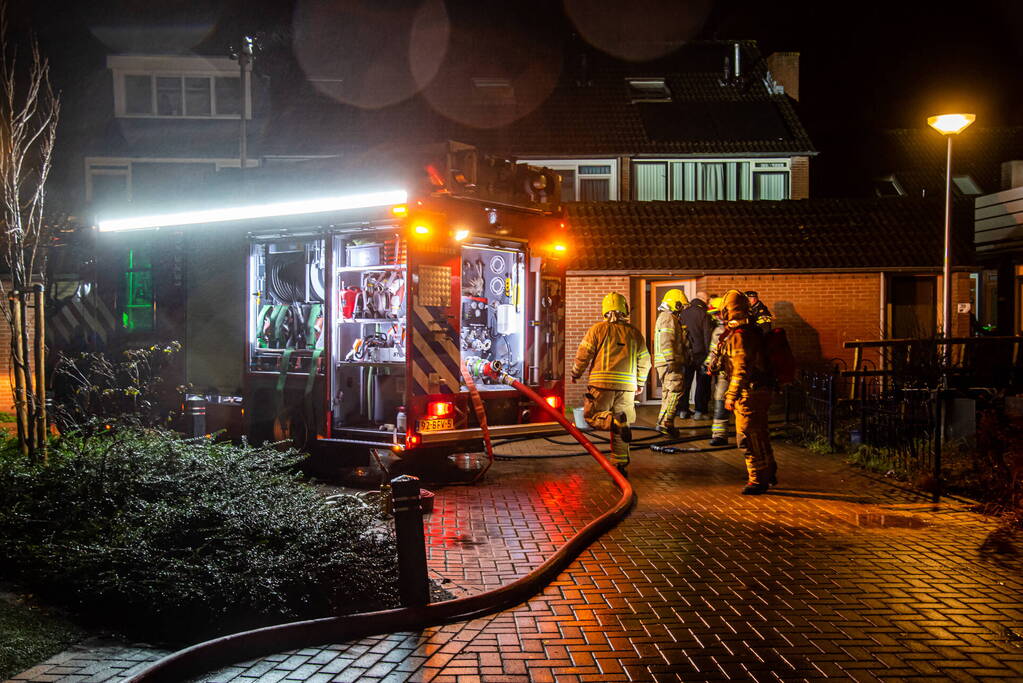 Buurman ontdekt brand in woning van buren