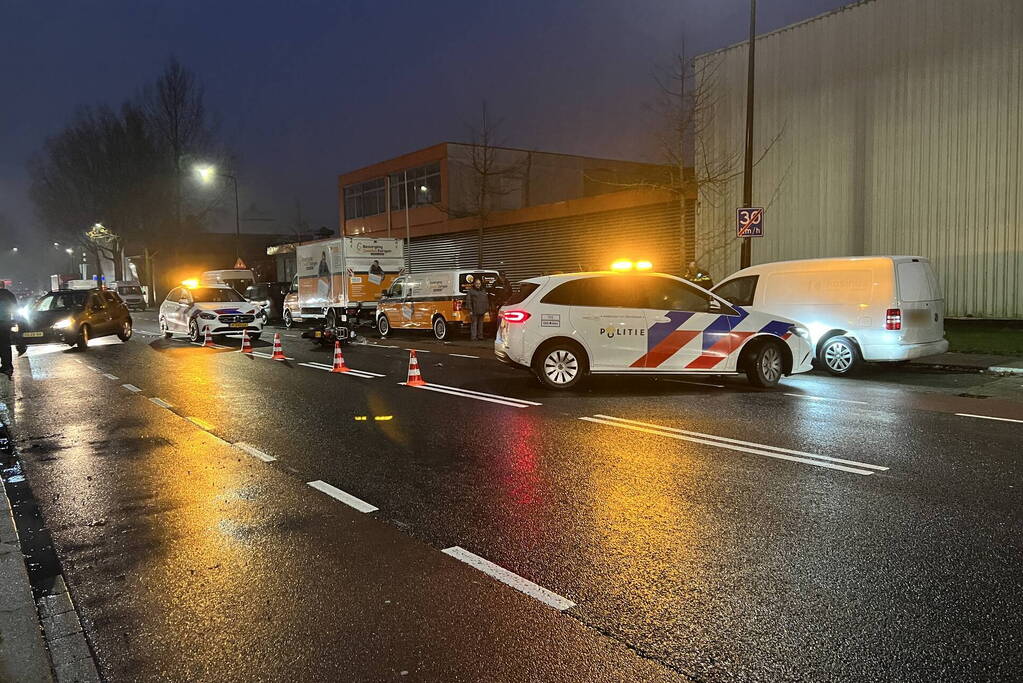 Voetganger en brommerrijder gewond bij botsing