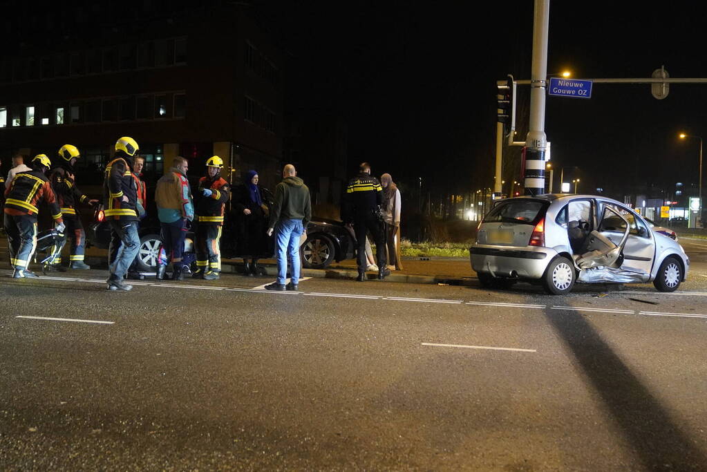 Gewonden en flinke schade na aanrijding