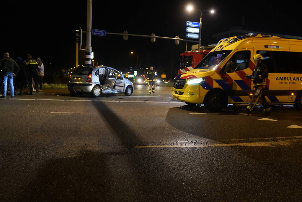 Gewonden en flinke schade na aanrijding