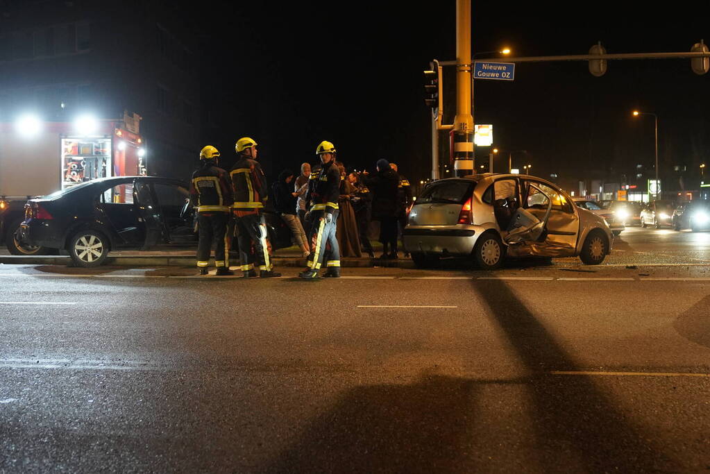 Gewonden en flinke schade na aanrijding