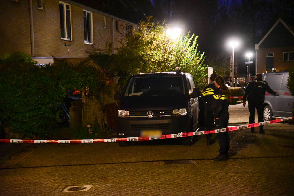 Groot onderzoek naar aantreffen overleden man in woning