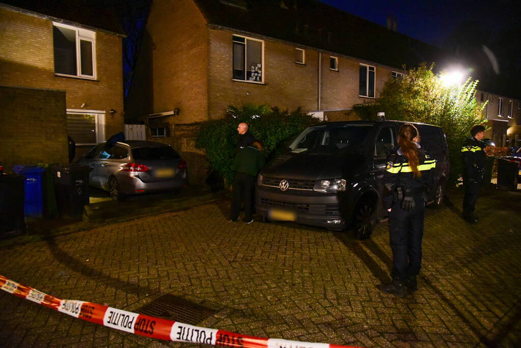 Groot onderzoek naar aantreffen overleden man in woning