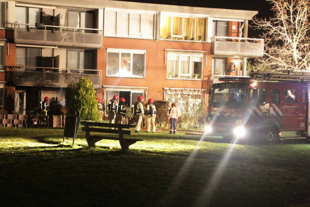 Grote brand verwoest twee woningen