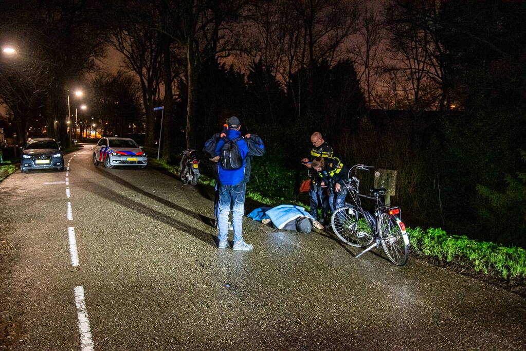 Voetganger raakt gewond bij botsing met brommerrijder