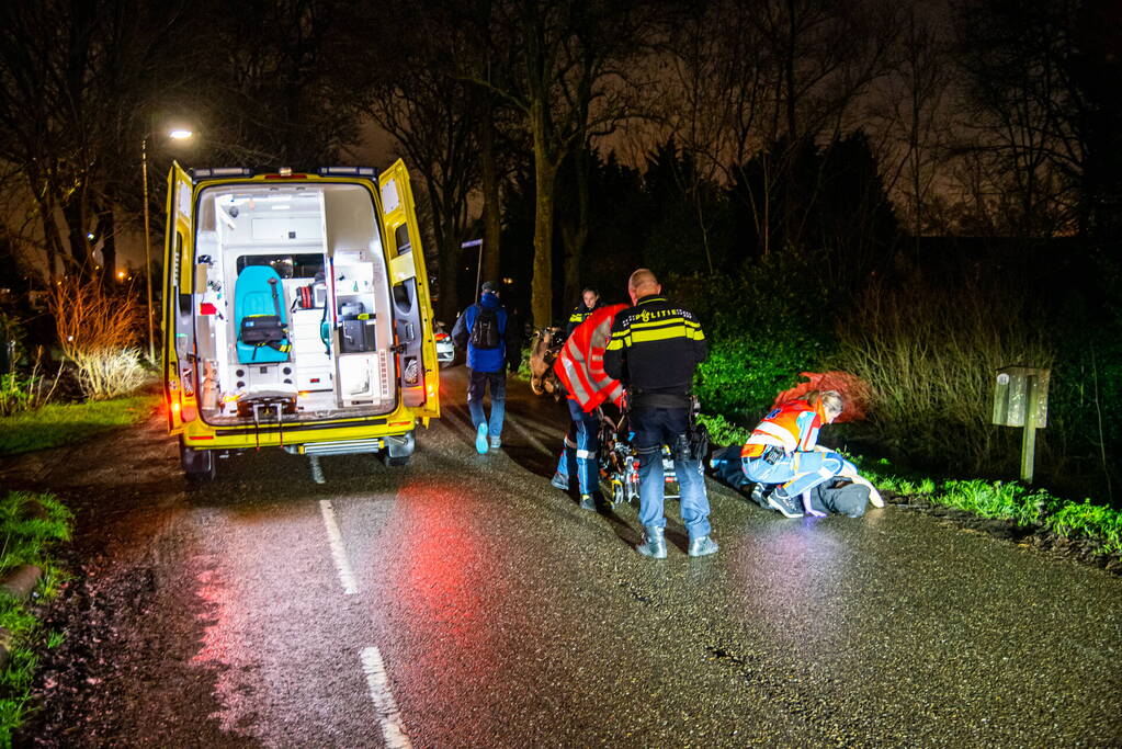 Voetganger raakt gewond bij botsing met brommerrijder