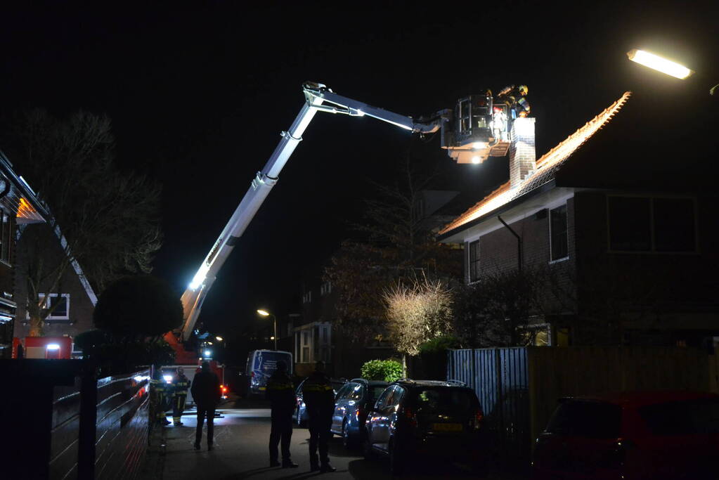 Schoorsteenbrand snel onder controle