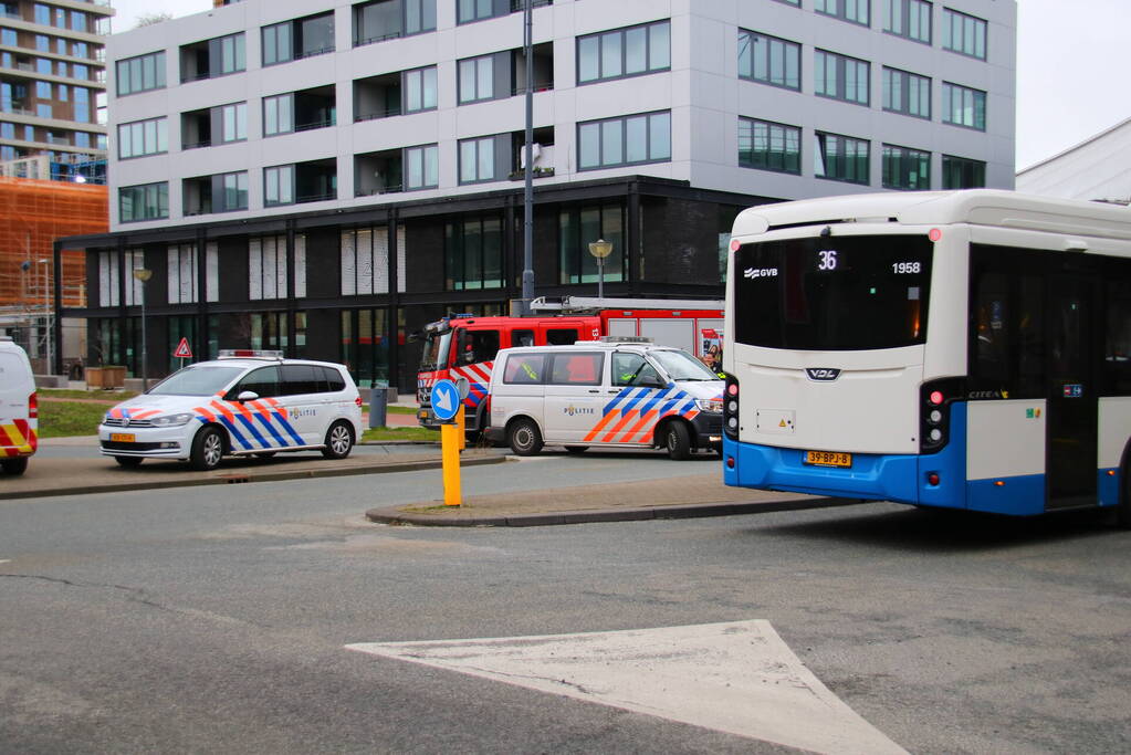 Losgewaaide dakplaten zorgt voor gevaarlijke situatie