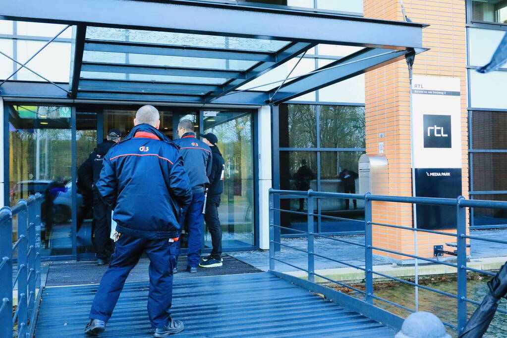 Demonstratie bij Mediapark in Hilversum