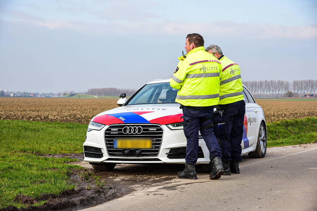 Vrouwelijke fietser zwaargewond bij botsing met scooterrijder