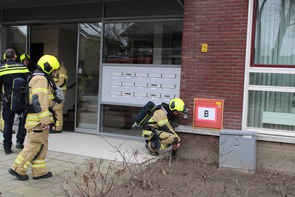 Brandweer doet onderzoek naar gaslucht