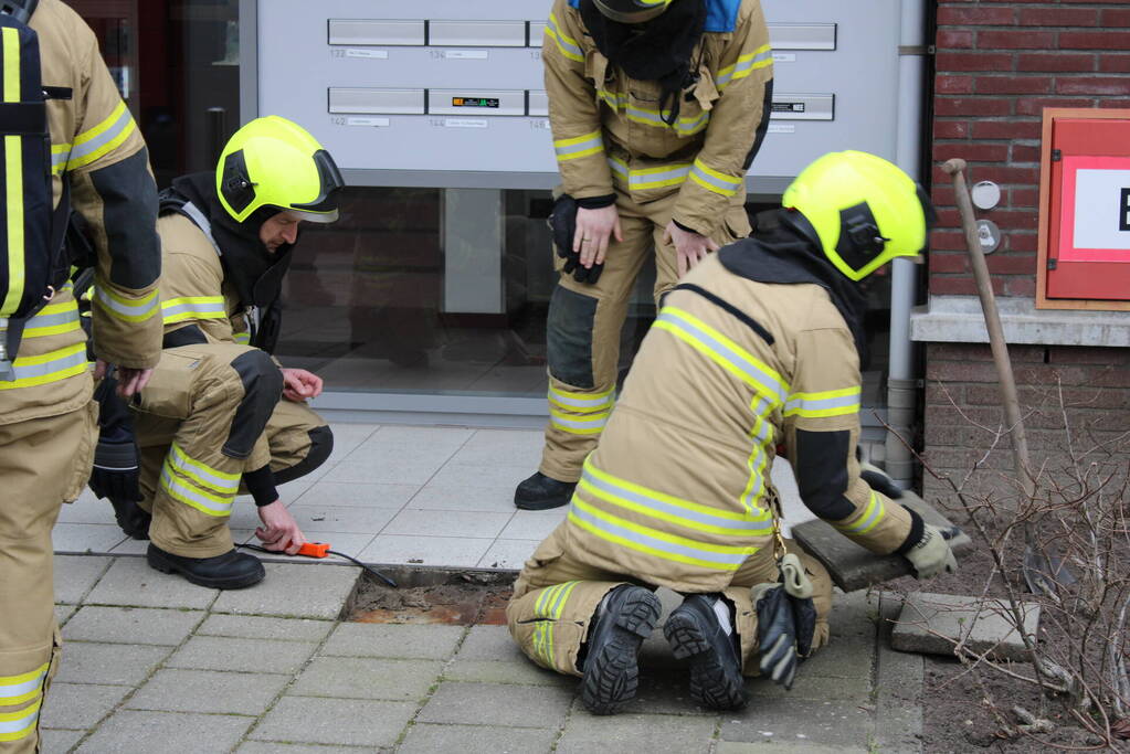 Brandweer doet onderzoek naar gaslucht