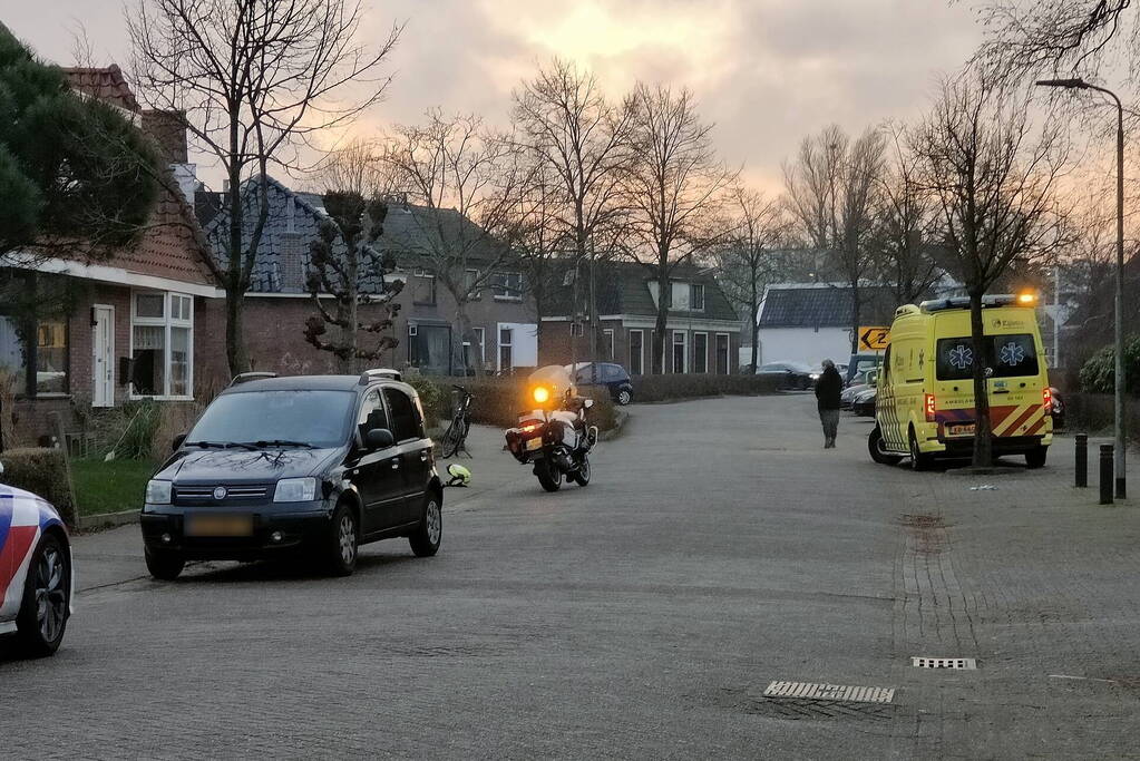 Oudere man gewond bij aanrijding met auto