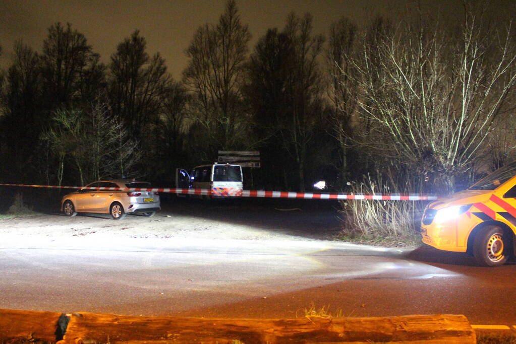 Twee gewonden en drie aanhoudingen na mogelijke ontvoering, politie lost schoten